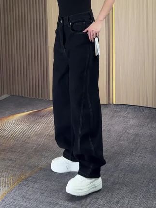 显瘦弯刀休闲裤,藏肉显腿型的小心机 #FDT #裤子推荐 #显瘦穿搭 #ootd #夏季穿搭