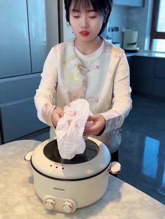 家里不常用的小电器用这个防尘罩,就不用心会落灰了,出去玩住酒店还能当枕套用# 电器防尘罩 # 防尘罩 # 风扇罩防尘罩