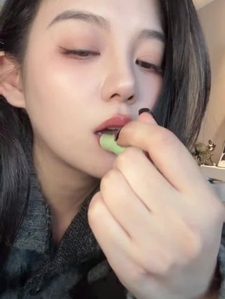 还得是有色唇膏 粉嫩嘟嘟唇 #护唇 #有色唇膏 #朵梦唇膏 #口红#润唇膏