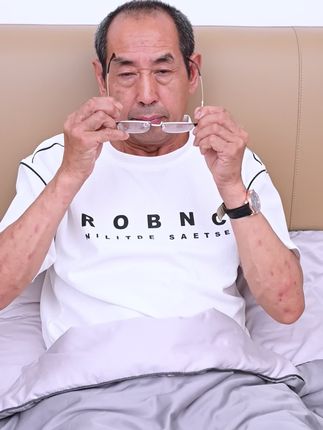 #强烈推荐 #老花镜 这款老花镜兼具高清透光、轻便舒适、多焦适配与防蓝光护目功能,看报、用电子设备、日常活动一镜搞定,久戴不疲劳