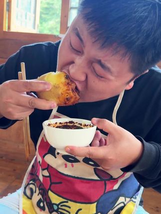 吃了这么多的辣椒,还是喜欢这款鲜花椒煳辣椒,大人小孩都喜欢,好吃到根本停不下来!
