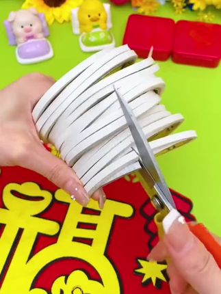 这款#无痕双面胶贴,平时用来贴各种小物件,过年贴春联对联都非常方便#无痕胶贴 #贴对联 #过年倒计时 #方便又实用
