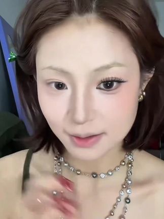 自带刀锋刷的眼线胶笔能有多好用?手残党也能画出完美眼线的秘密就是它啦!!#眼线胶笔