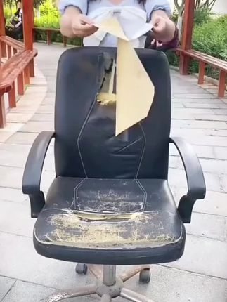 皮质家具损坏老化不要丢,一张皮革自粘贴就能翻新