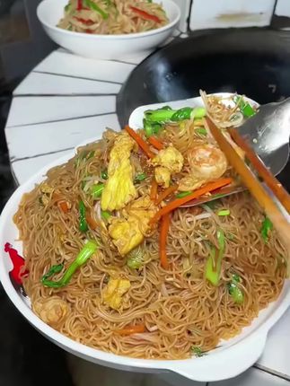 #新竹米粉 你就像我这样炒,味道真是绝了,咋吃都吃不腻~#妈呀太香了