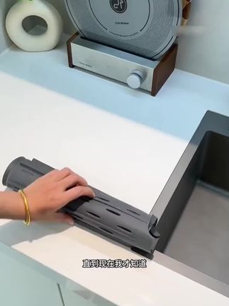 自从给厨房铺上沥水垫,每次洗完碗再也不用擦台面啦#硅胶沥水垫水龙头 #沥水垫 #厨房沥水垫 #沥水垫推荐
