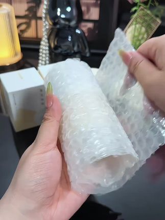 面膜用得早,看着真的不显老,如果你也是熬夜后,皮肤干燥粗糙暗沉松垮的,这款#免洗睡眠面膜 真的可以去试试#护肤