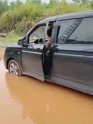 雨季来临,防滑耐磨的雨鞋套你准备好了吗?