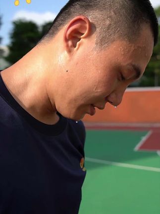 入伏后一定要好好的爱自己,取黄芪 麦冬 五味子 红枣一起煮水喝,这就是著名的黄芪五味茶