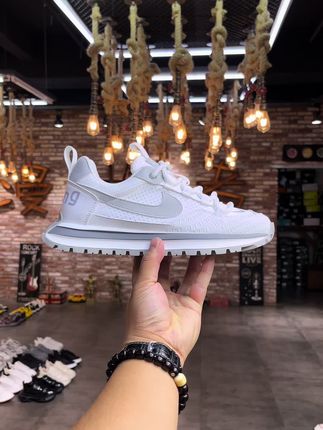 这款潮鞋,时尚百搭,舒适百搭,穿上就不想脱下来