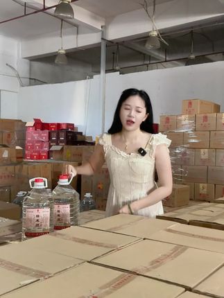 正宗客家糯米酒,52度米香型白酒,泡酒专用酒100%纯粮食酿造,无勾兑,不烧心不辣喉,纯正糯米香味!