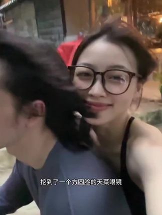 轻松打造慵懒感 冰美式好看 你可以不经常戴 我觉得你得有# 眼镜控