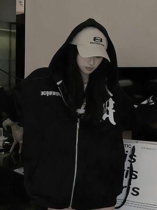 早秋高智感职场穿搭!谁懂这件卫衣的含金量啊!这也太好看了吧! #辣妹穿搭 #ootd穿搭 #秋冬穿搭 #女生帅起来 #潮牌男女同款