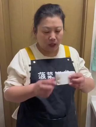 可搽桌子、玻璃、灶台,不留水印搽的干净 #海绵擦 #吸水不掉絮魔术海绵探 魔术海绵探 火遍全网的魔术海绵擦真的好用吗