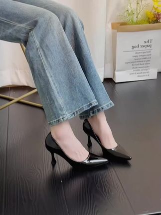 白色高跟鞋真的好凸显女人味#高跟鞋卡点#高级感穿搭#时尚高跟鞋#尖头高跟鞋#高跟鞋#气质鞋子#高跟鞋女不累脚高级感